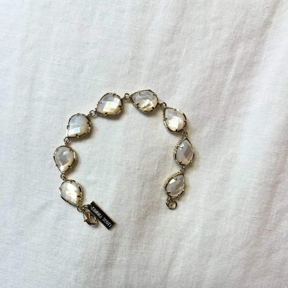 Kendra Scott Link Bracelet in Ivory Mother of Pearl